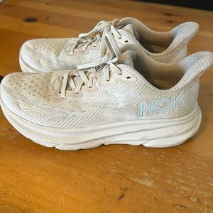 Hoka Clifton 9